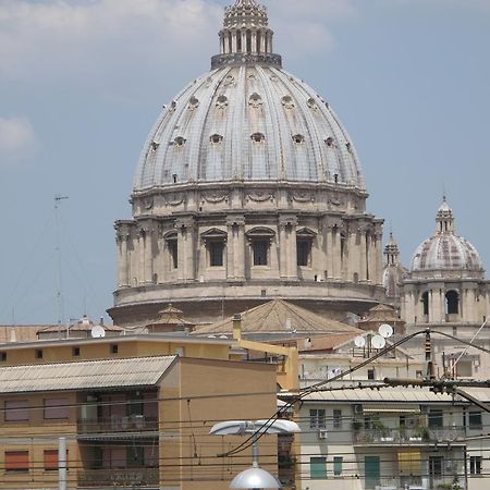 Ferrari Al Vaticano Roma Exterior foto