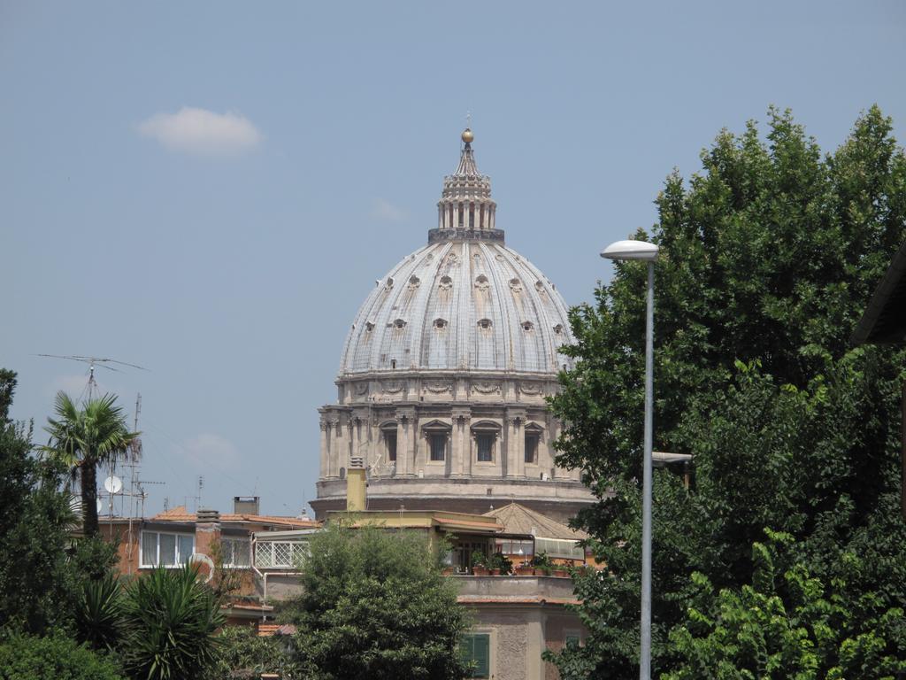 Ferrari Al Vaticano Roma Exterior foto