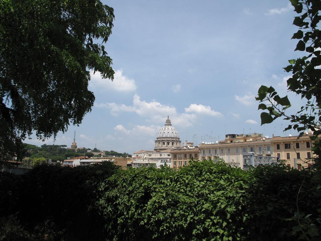 Ferrari Al Vaticano Roma Exterior foto